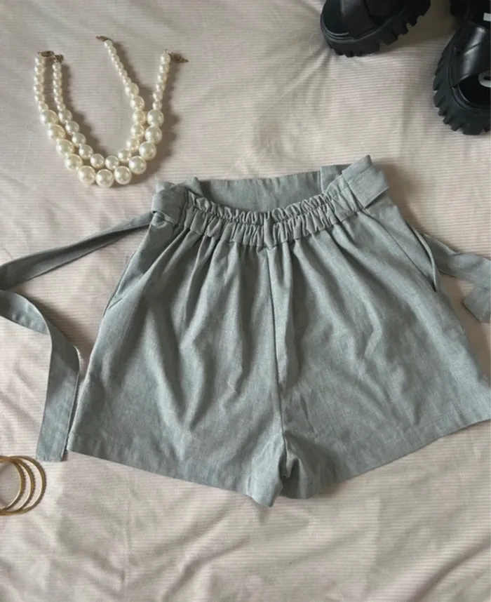 Short taille haute gris, pull and Bear taille M - photo numéro 2