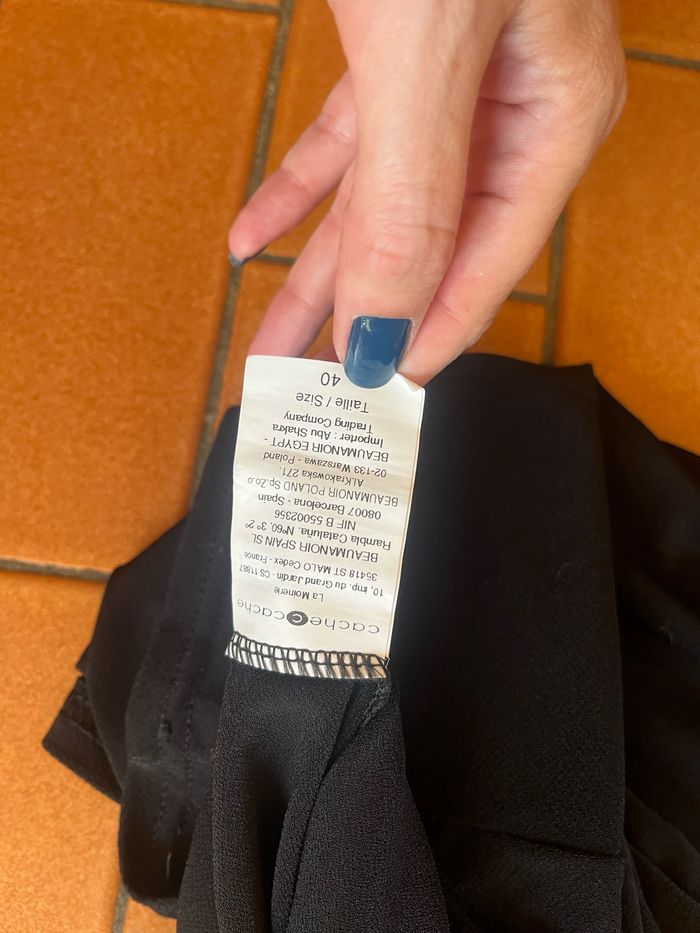 Petite robe noir cache cache - photo numéro 4