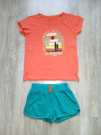tee shirt palmiers rouge/orangé firefly et short vert kiabi taille 10 ans