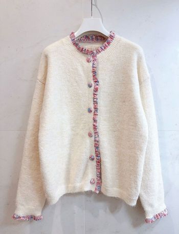 Beau gilet blanc avec touches de liberty T.U 36/42