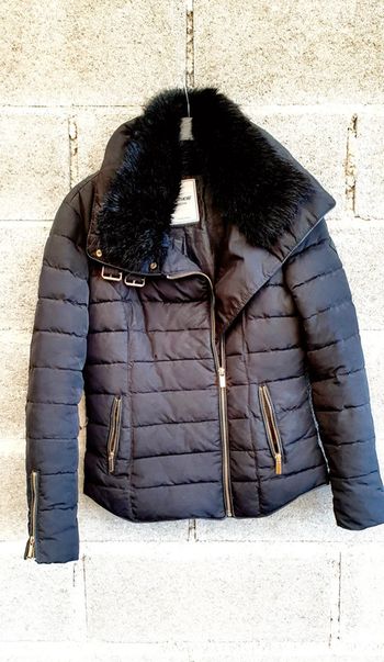 Très beau manteau de chez Pimkie taille 36 en très bon état mais intérieur décousu à un endroit