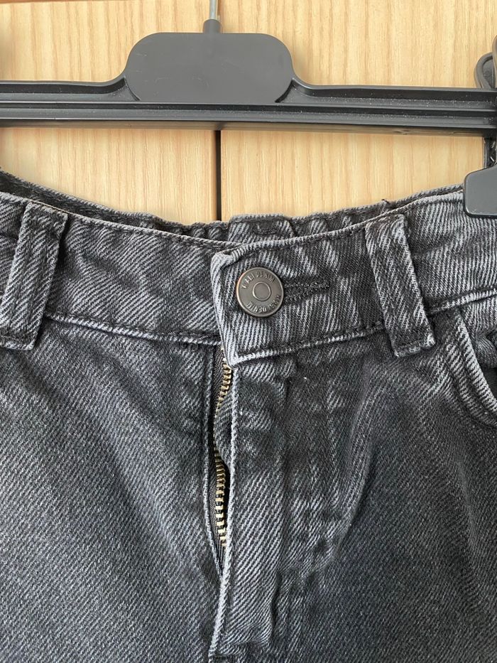 Jean noir large  Kiabi  9 ans  4€ - photo numéro 6