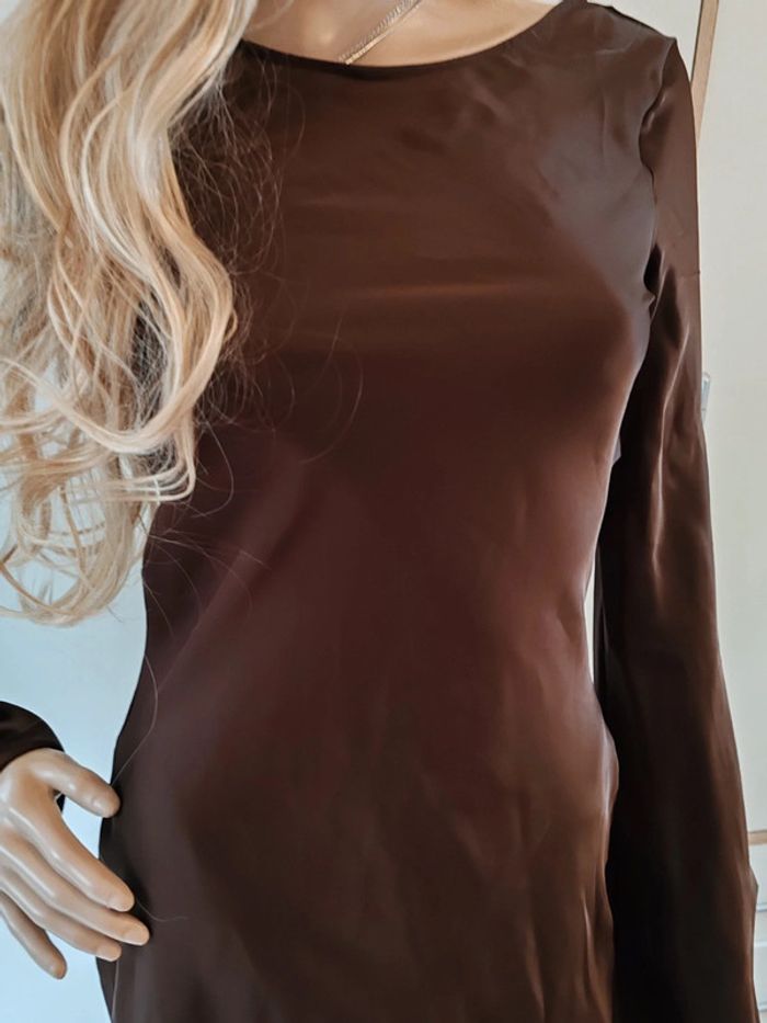 Robe satinée - photo numéro 2