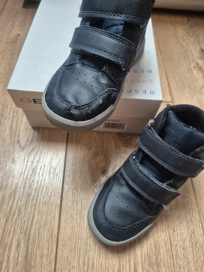 Chaussures geox grises et rouges pointure 29 - photo numéro 8