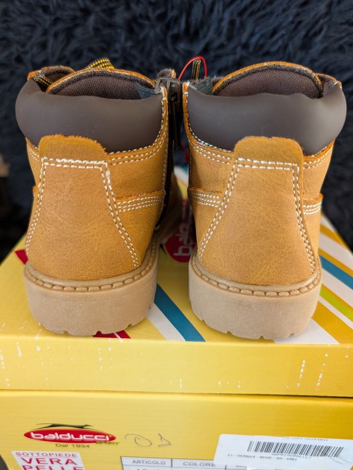 Bottines garçon. Taille 21. Neuf - photo numéro 10