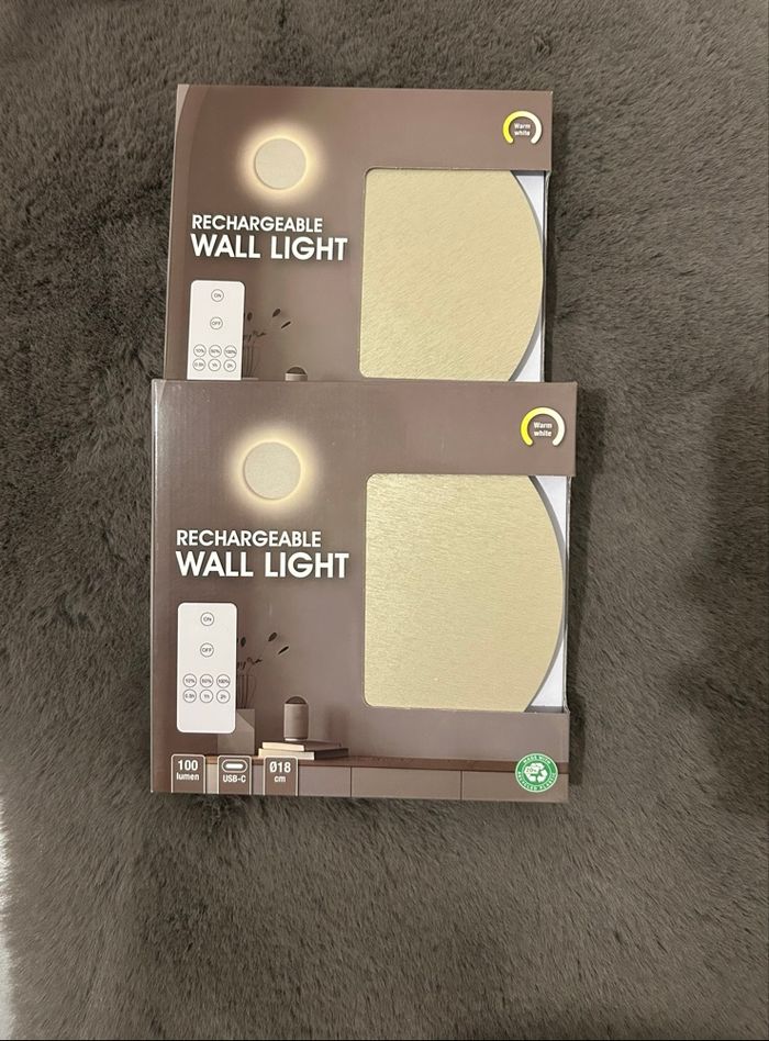 Deux appliques murales Doré