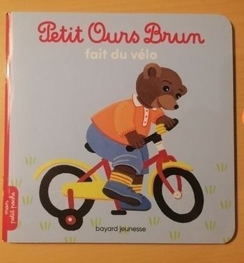 Livre petit ours brun