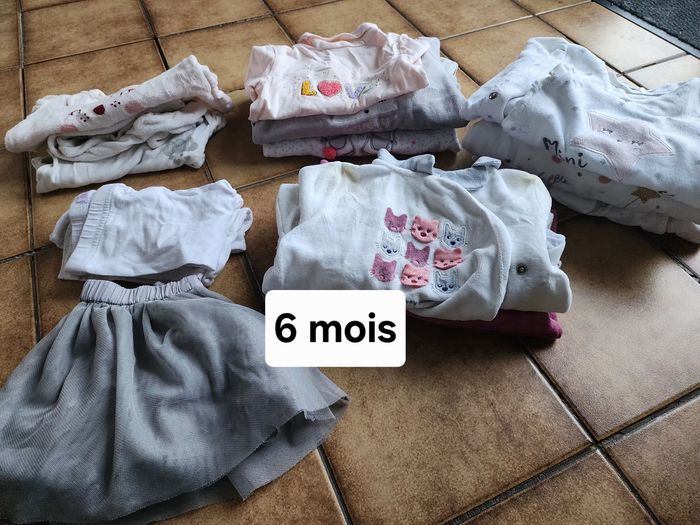 Lot vêtements bébé fille 6 mois