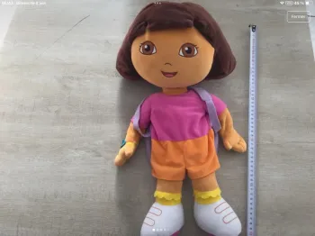 Très grande peluche dora
