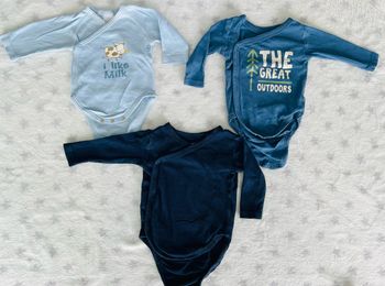 3 bodies manches longues 1mois