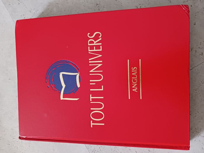 livre tout l'univers Anglais