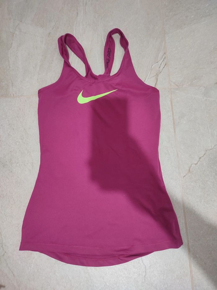 Haut de sport Nike pro taille XS - photo numéro 4