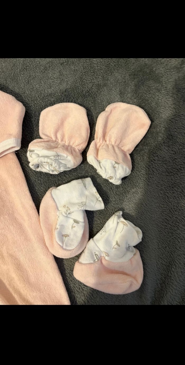 Petit ensemble 1 mois filles - photo numéro 4