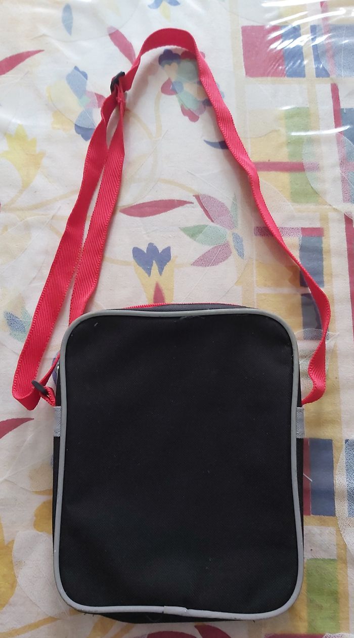 Petite sacoche ou pochette SPIDERMAN - photo numéro 2