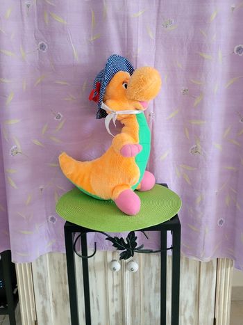 Peluche dinosaure