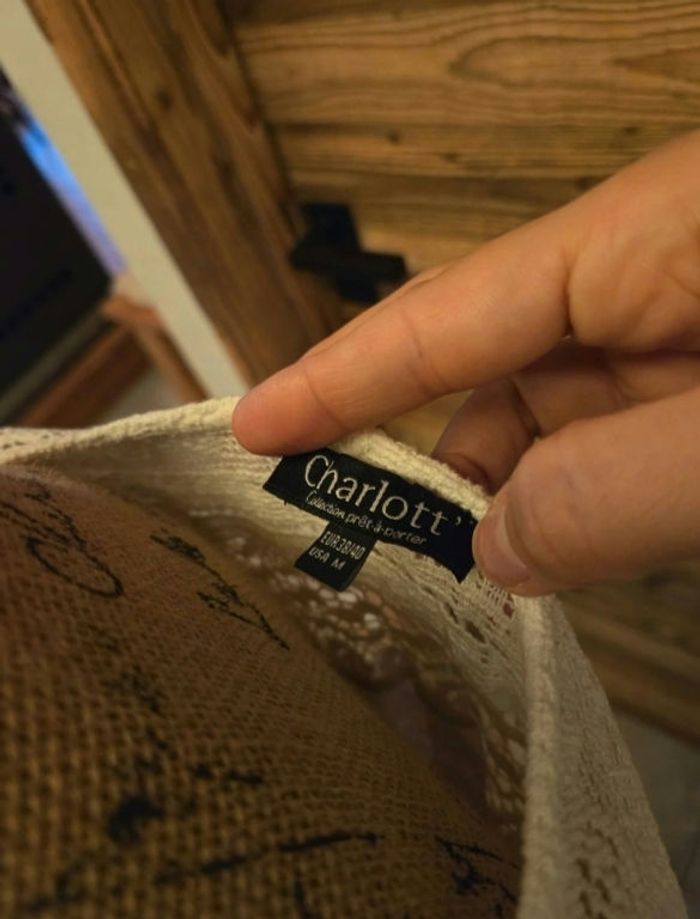 Haut dentelle épaules ouvertes Charlott - photo numéro 4