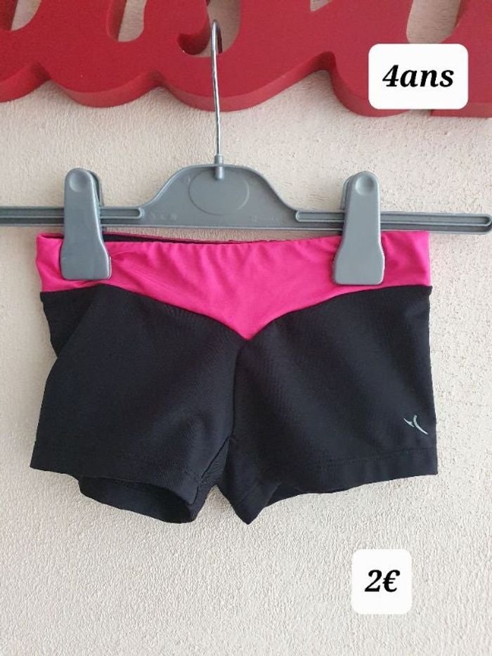 Short tissu brillant