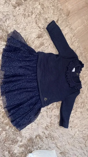 Jolie petite robe de fêtes chaude