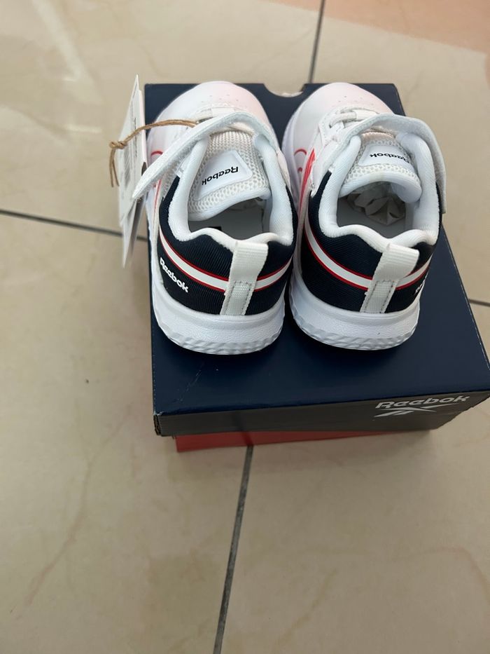 Baskets mixtes marque Reebok taille 21 - photo numéro 6