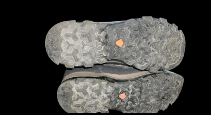 Chaussures neuve de randonnée Quechua 38 neuve - photo numéro 5