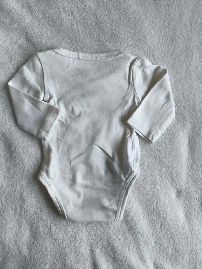 Lot du pareil au même 1 mois - photo numéro 12