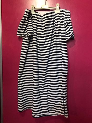 Robe rayé droite épaules découvertes