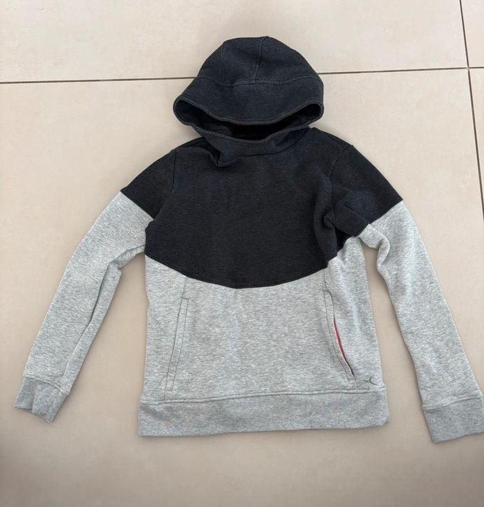 Pull à capuche décathlon 14/15 ans
