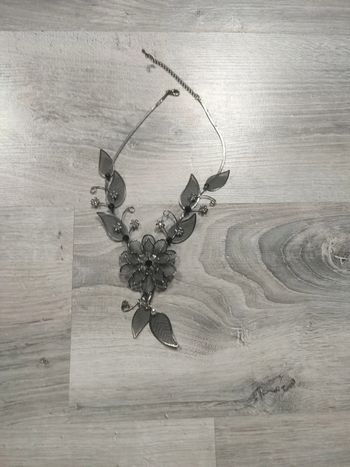 Beau collier fantaisie