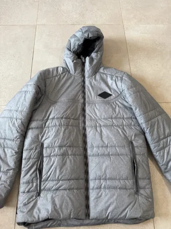 Doudoune grise Decathlon, taille XL, très bon état
