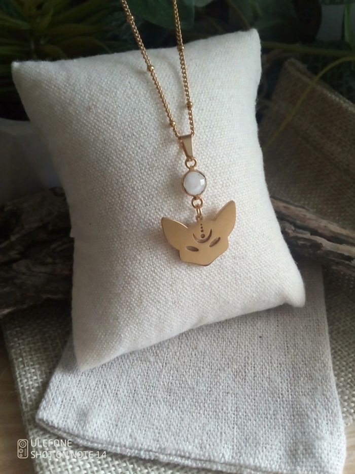 Collier chat sphinx en acier et pierre de lune naturelle