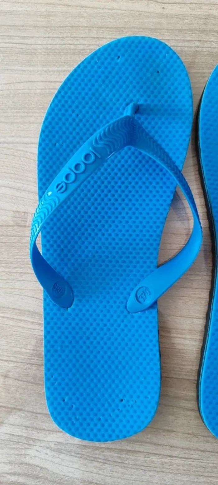 Tongs bleues en 37 - photo numéro 2