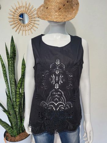 Débardeur noir broderies
