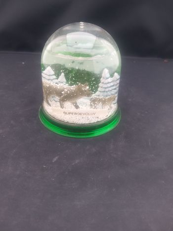 Boule à neiges avec loups 