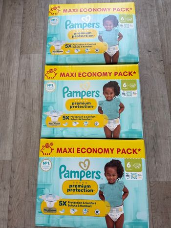 Lot de 210 couches Pampers premium taille 6