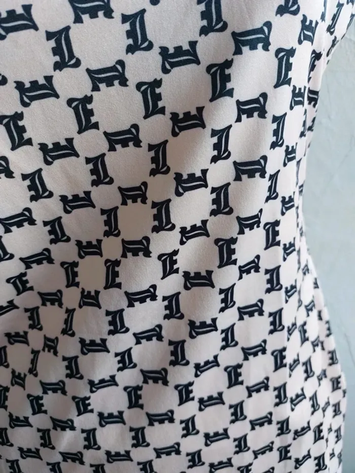 Tunique à motifs et chaines Taille M - photo numéro 3