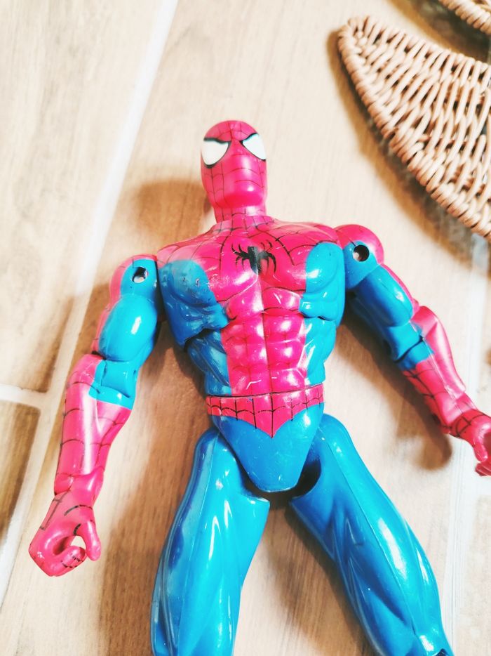 🦟 Spider-man grande figurine articulée Avengers Marvel année 1997marque Toy biz vintage - photo numéro 2