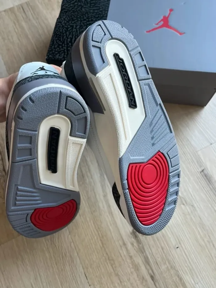 Air Jordan 3 Cement Grey 42 - photo numéro 4