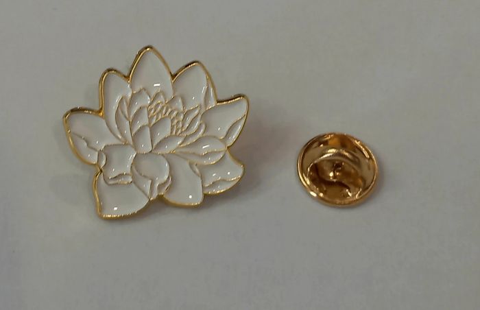 PIN'S FLEUR DE LOTUS ! NEUF ! - photo numéro 3