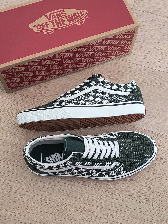 Baskets chaussures vans old skool taille 42 neuves - photo numéro 2