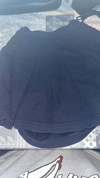 Lot 5 JUPES , fille 6 ans