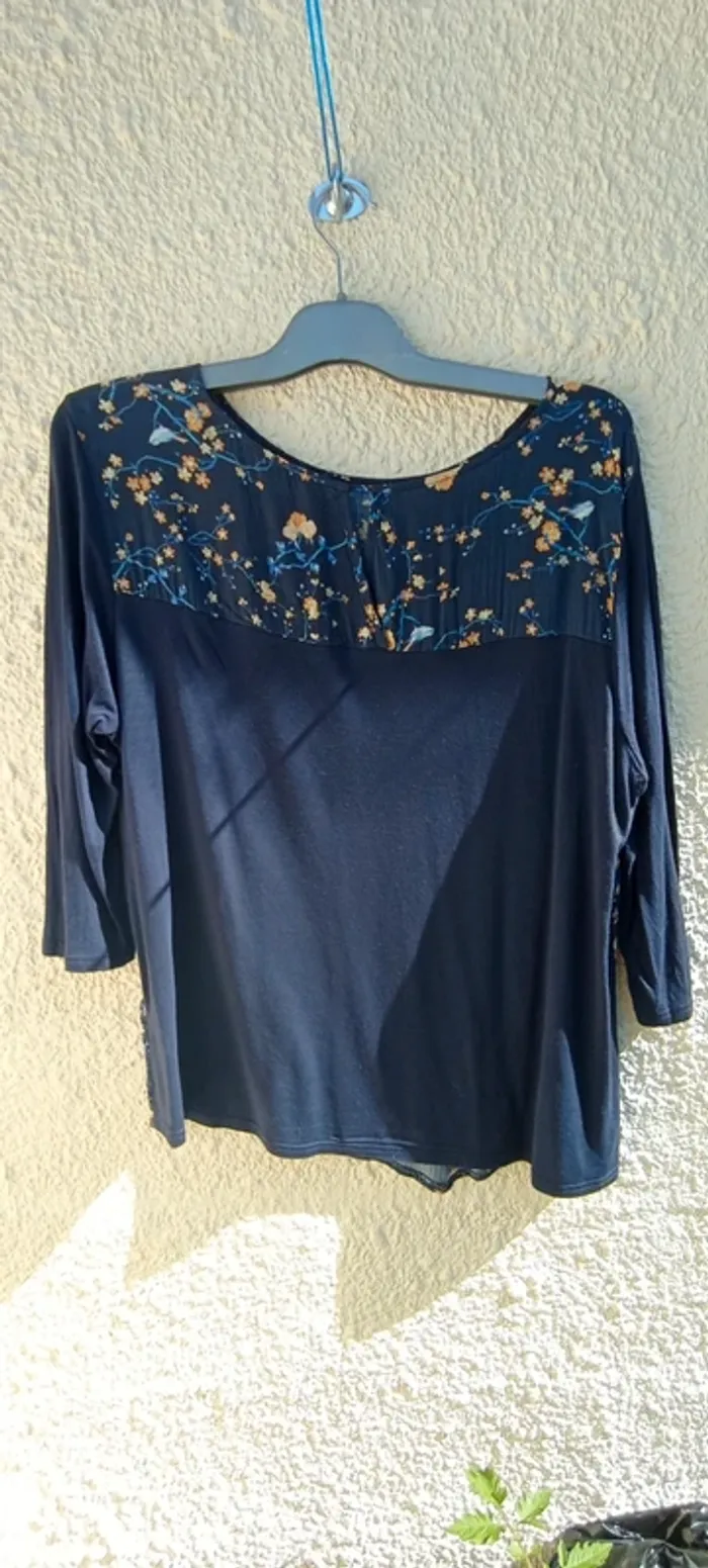 Blouse femme manches 3/4 taille 44/46 - photo numéro 2