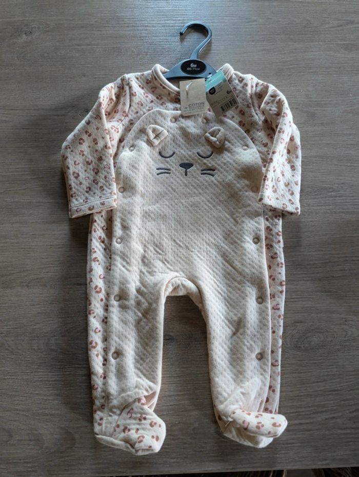 Pyjama neuf 6 mois