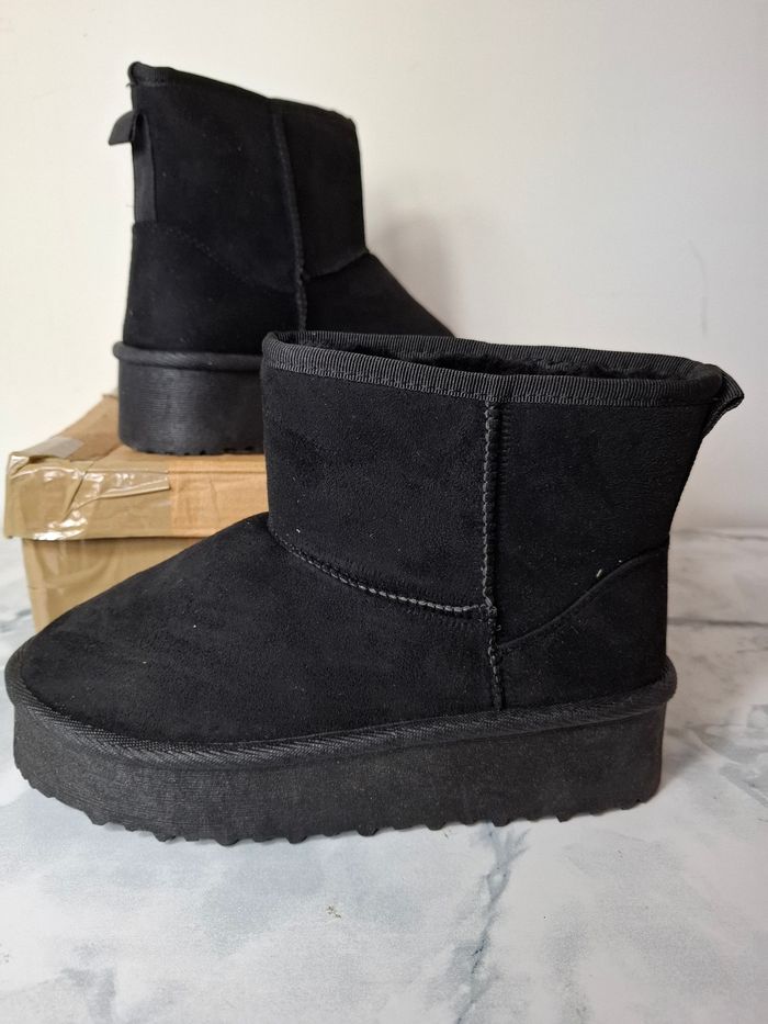 Bottines fourrées noire taille 37 - photo numéro 2