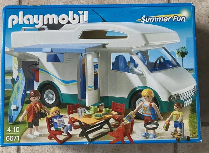 Playmobil - 6671 - Famille avec Camping