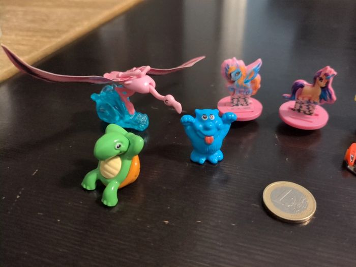 Lot de figurines kinder flamand rose tortue licornes voiture grenouille - photo numéro 2