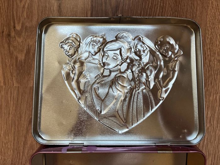 Boîte valisette en métal Princesses Disney - photo numéro 4