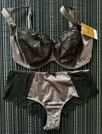 Ensemble Chantelle noir et taupe neuf 