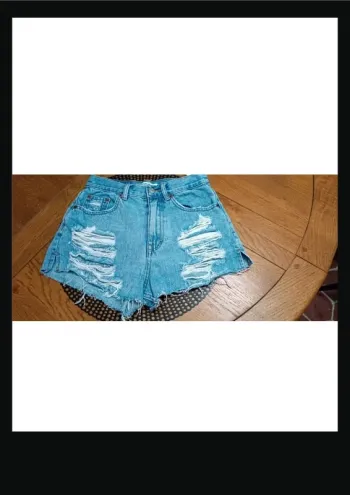 Short jean taille 32