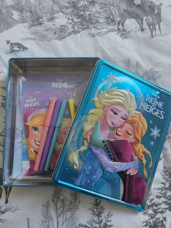 Boite coloriages reine des neiges