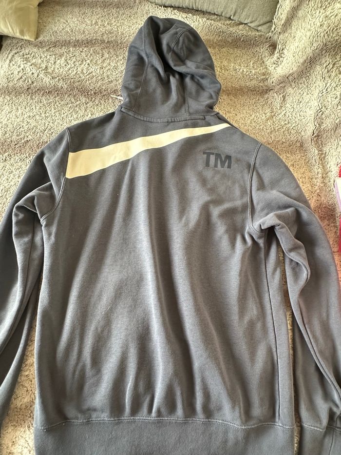 sweat - photo numéro 2